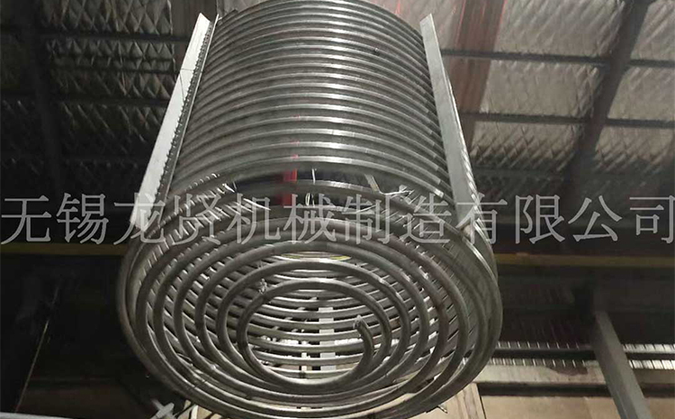 反應(yīng)釜上的外盤管是如何安裝上去的？